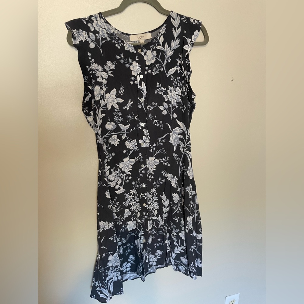 LOFT Grey and White Flutter sleeve Dress, 4 tall